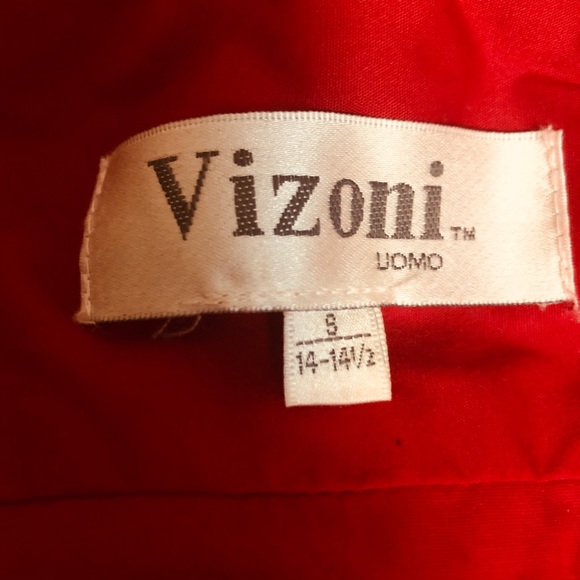 Red button Shirt Men - Picture 3 of 3